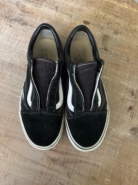 Vans off the Wall Black and White Mens 6 Woman’s 7.5 Sneakers -no laces-